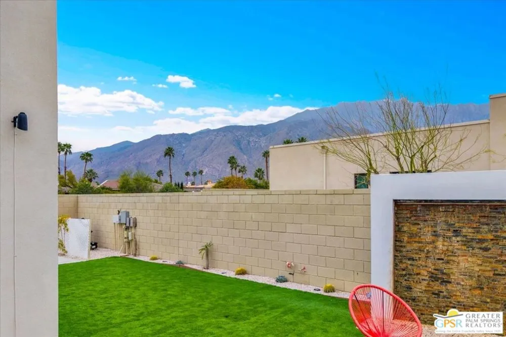 841 Fountain Drive Palm Springs, CA 92262