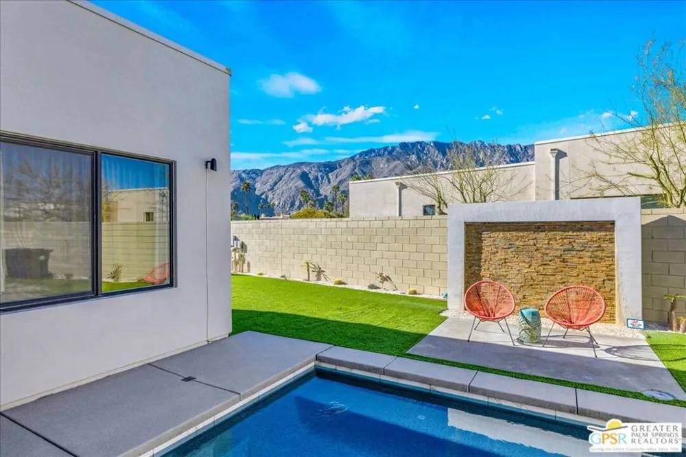 841 Fountain Drive Palm Springs, CA 92262
