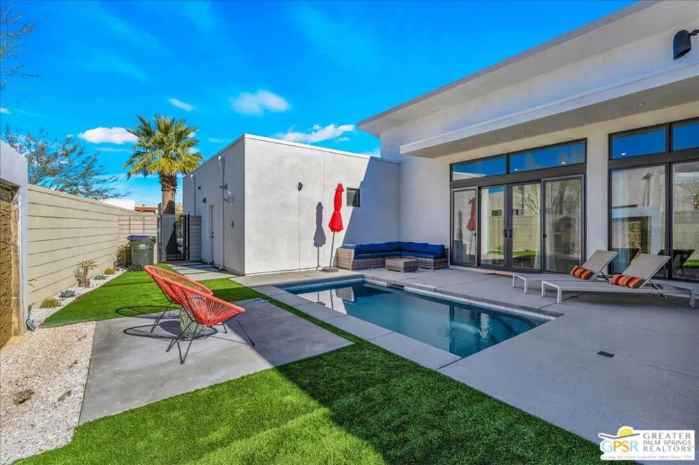 841 Fountain Drive Palm Springs, CA 92262