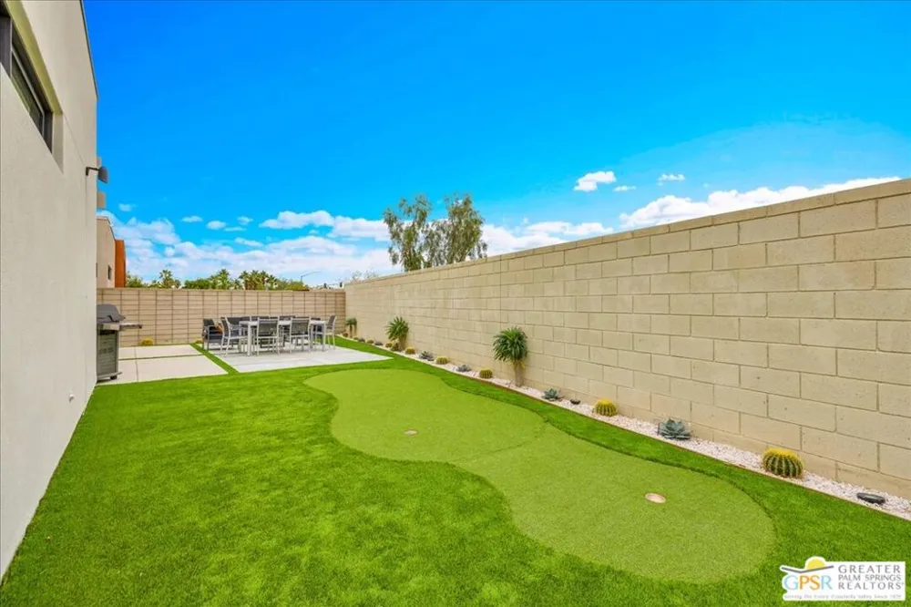 841 Fountain Drive Palm Springs, CA 92262