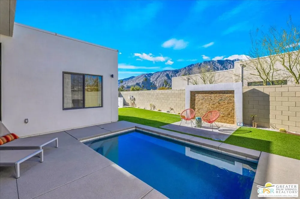 841 Fountain Drive Palm Springs, CA 92262