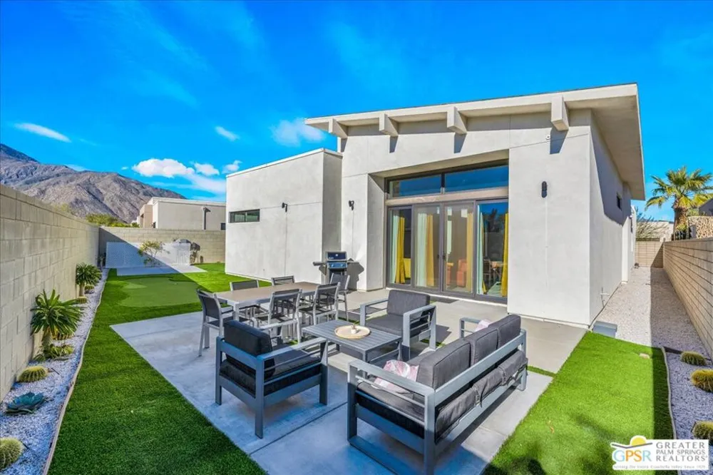 841 Fountain Drive Palm Springs, CA 92262