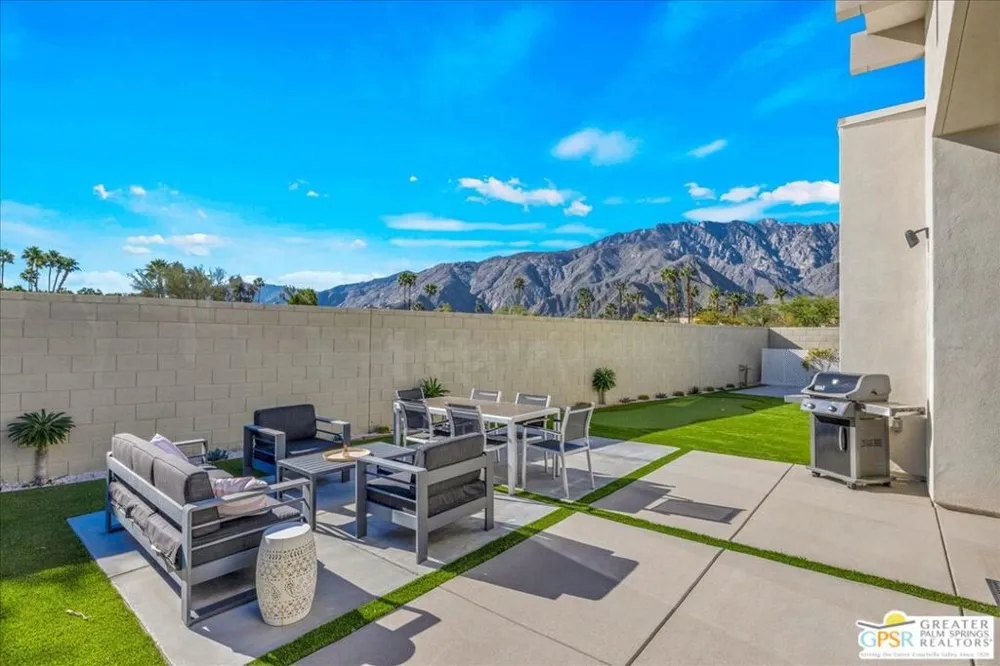 841 Fountain Drive Palm Springs, CA 92262
