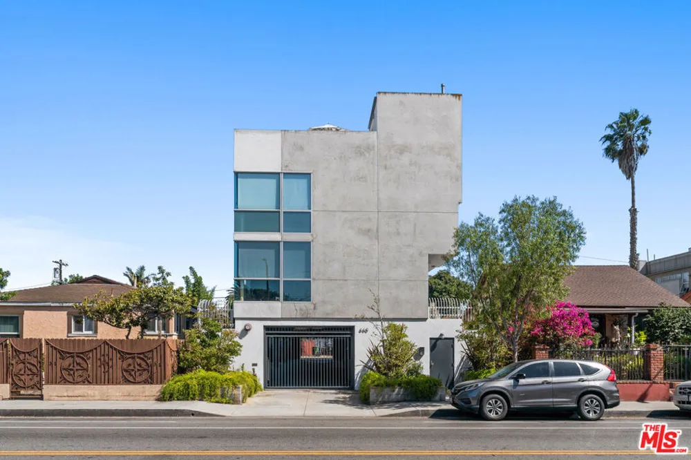 660 Rose Avenue #4 Venice, CA 90291