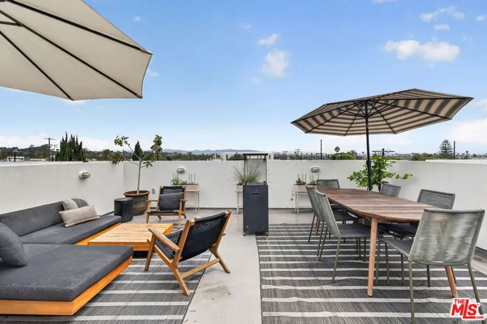 660 Rose Avenue #4 Venice, CA 90291