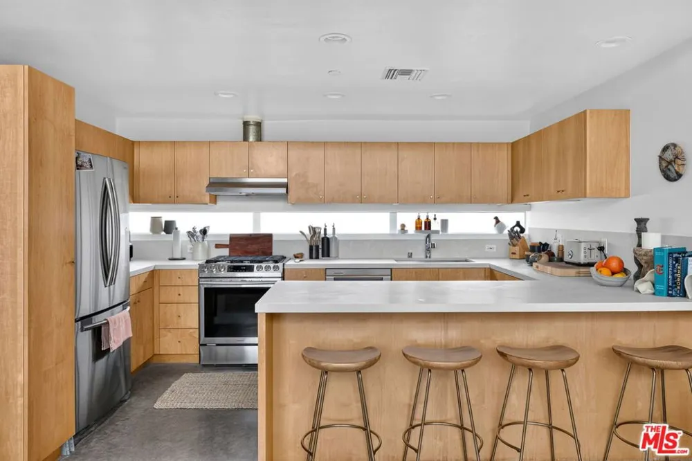 660 Rose Avenue #4 Venice, CA 90291