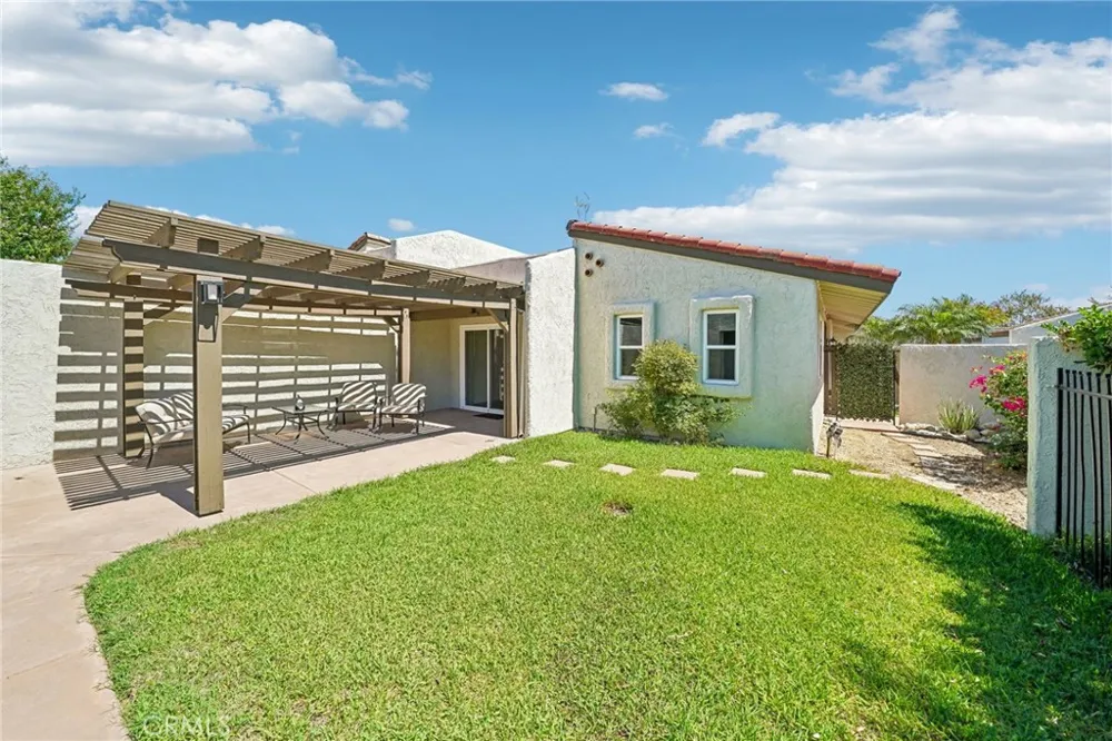 1375 Bouquet #D Upland, CA 91786