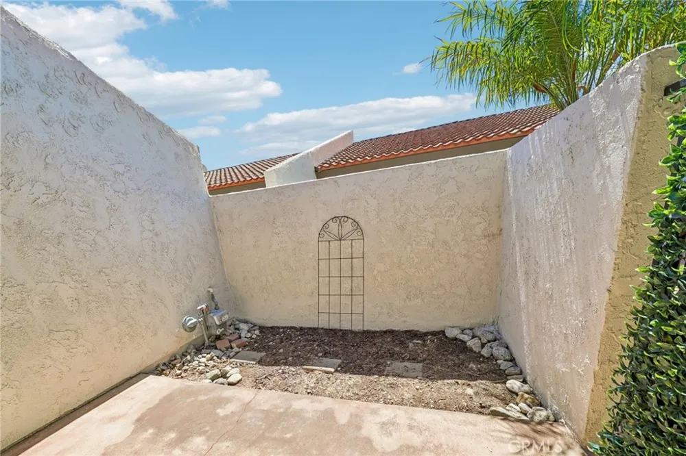 1375 Bouquet #D Upland, CA 91786