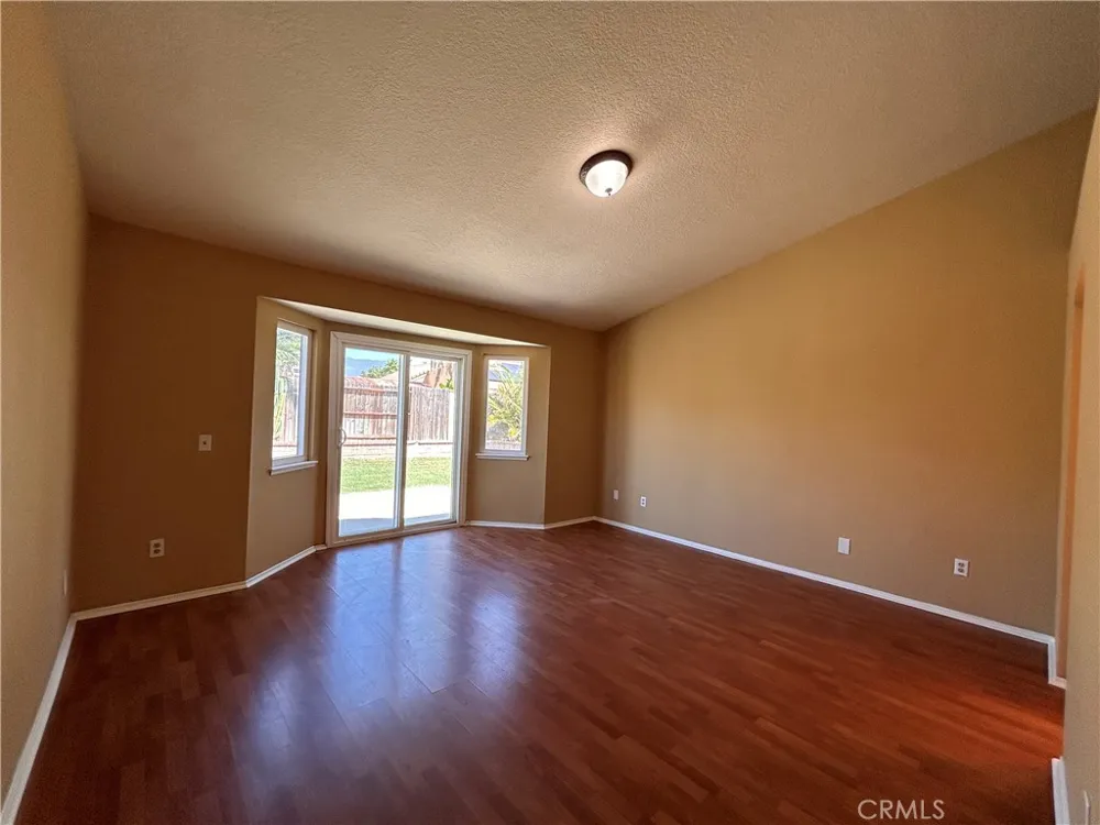 1210 W Cimarron Rialto, CA 92377