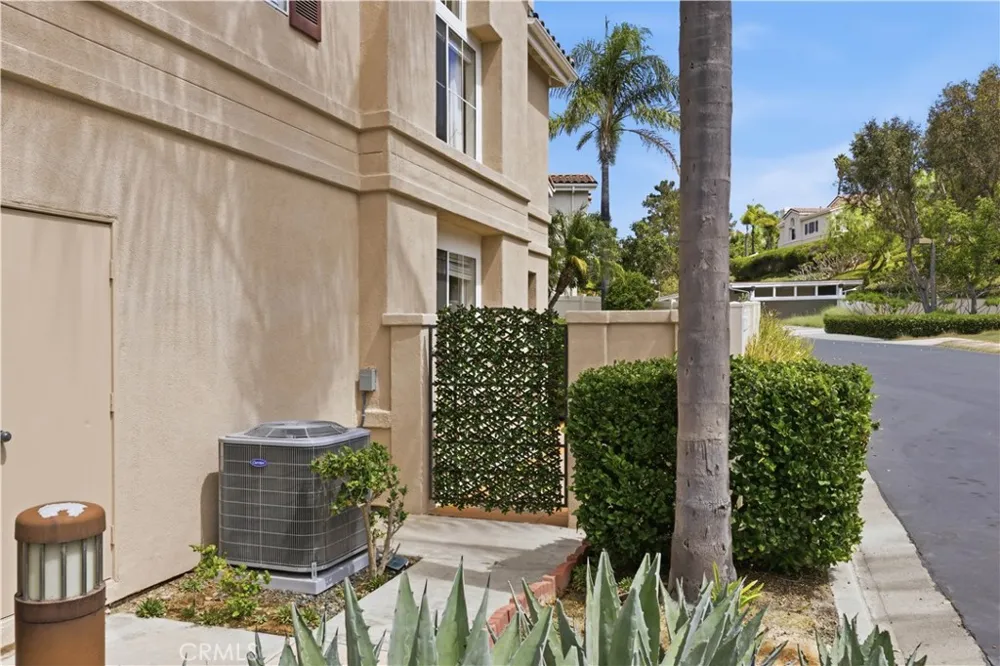 28668 La Azteca Laguna Niguel, CA 92677