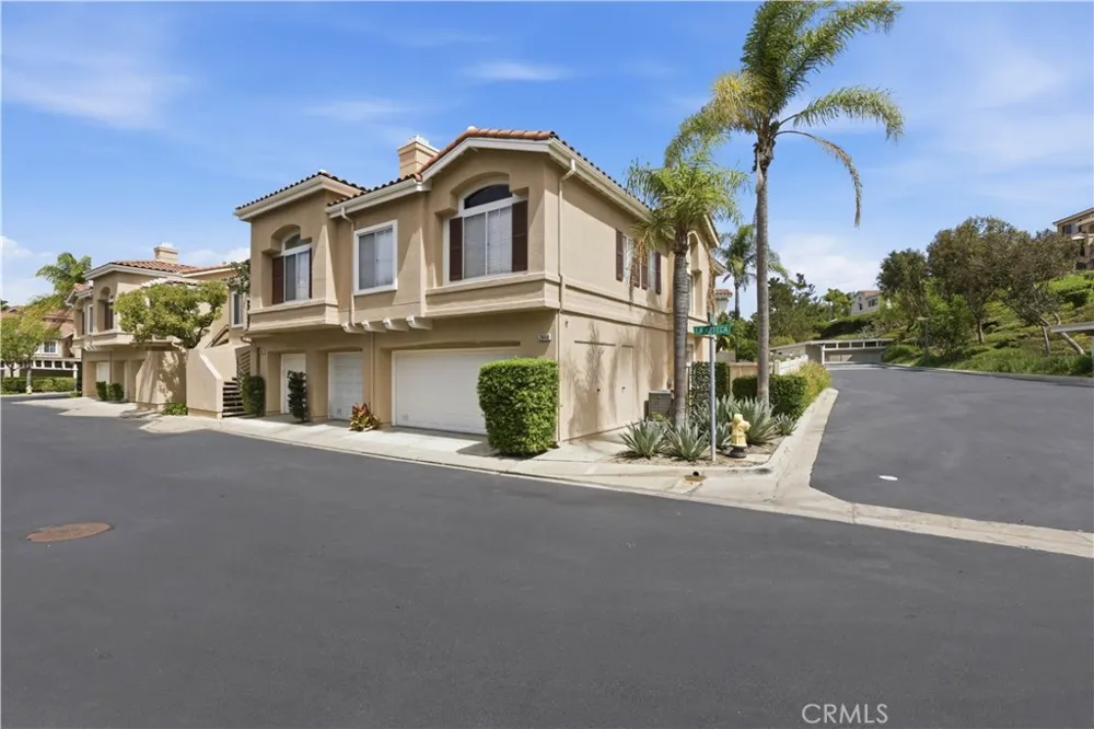 28668 La Azteca Laguna Niguel, CA 92677