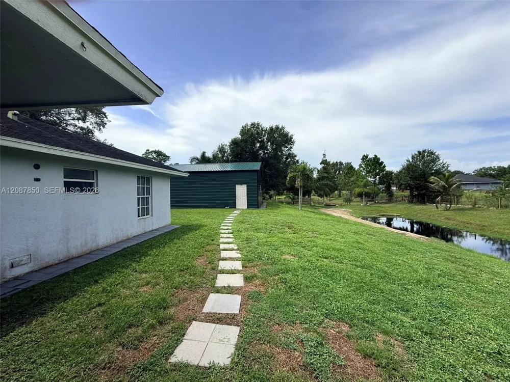 18887 42nd Rd N Loxahatchee, FL 33470