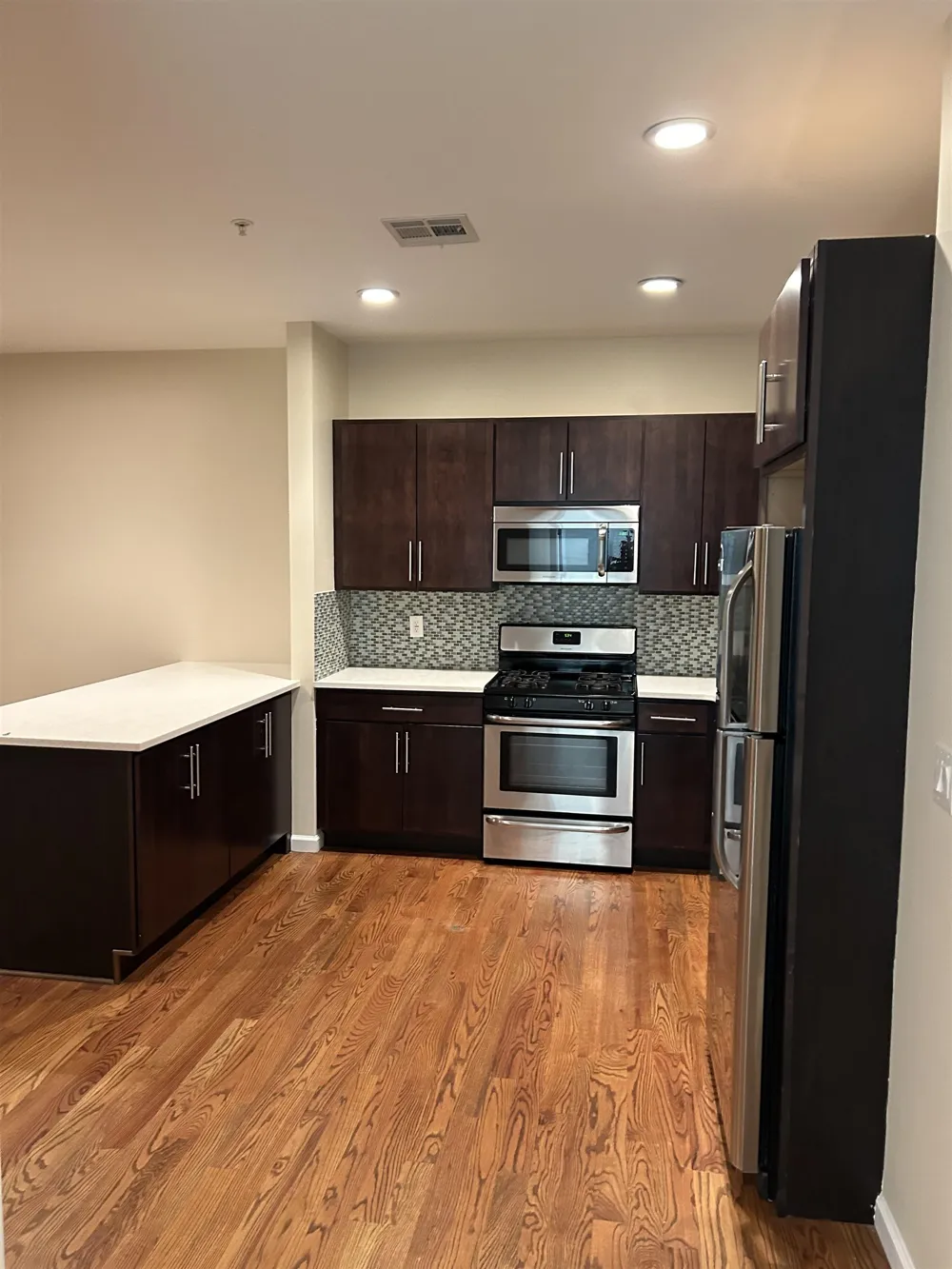 186 BROADWAY Bayonne, NJ 07002