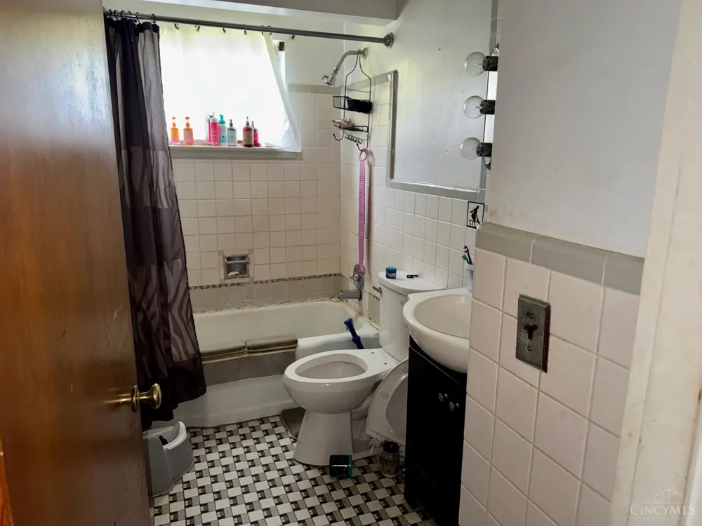 8754 Monsanto Drive Springfield, OH 45231