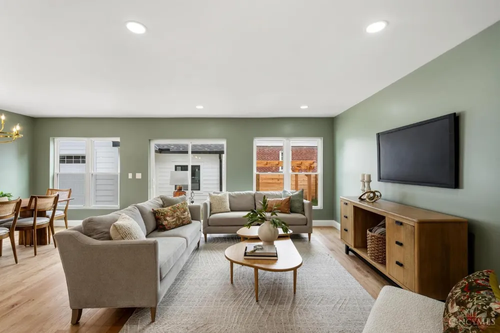 3834 Petoskey Avenue Mariemont, OH 45227