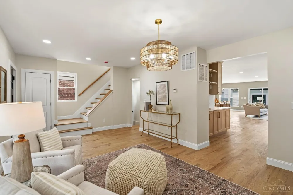 3834 Petoskey Avenue Mariemont, OH 45227