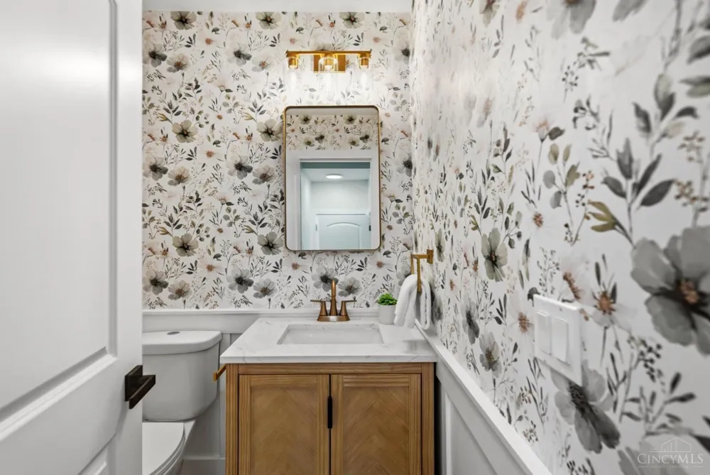 3834 Petoskey Avenue Mariemont, OH 45227