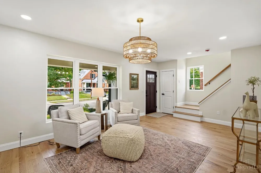 3834 Petoskey Avenue Mariemont, OH 45227