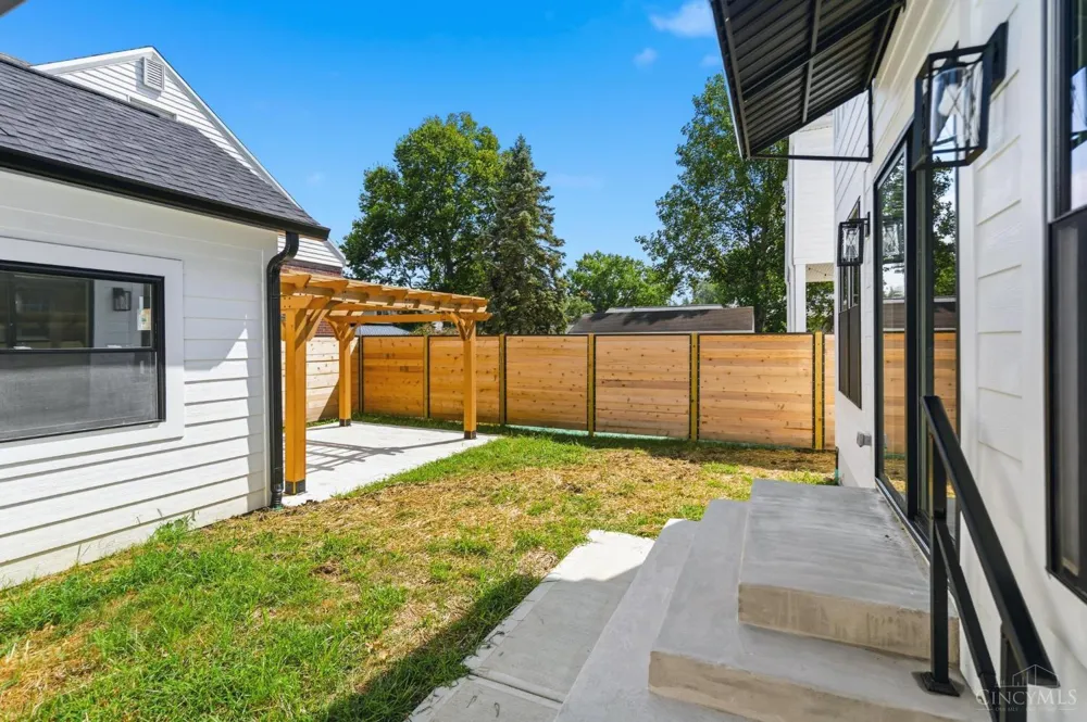 3834 Petoskey Avenue Mariemont, OH 45227
