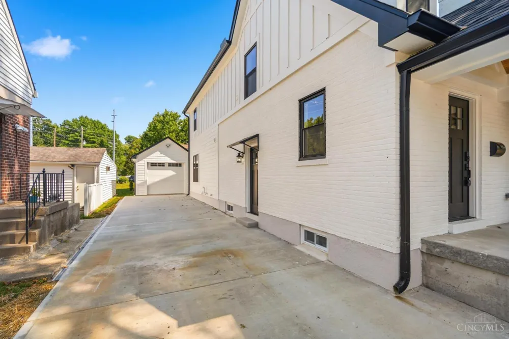 3834 Petoskey Avenue Mariemont, OH 45227