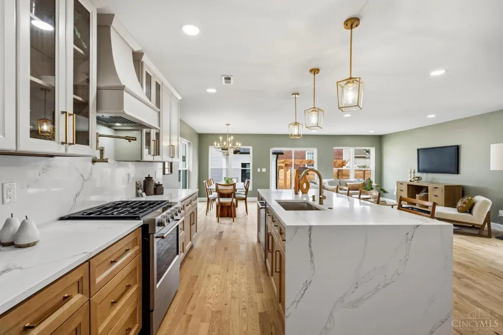 3834 Petoskey Avenue Mariemont, OH 45227