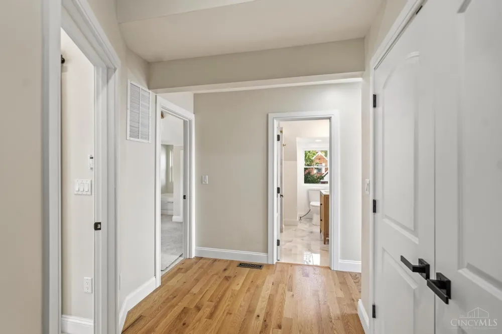 3834 Petoskey Avenue Mariemont, OH 45227