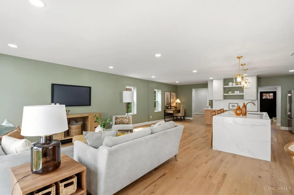 3834 Petoskey Avenue Mariemont, OH 45227