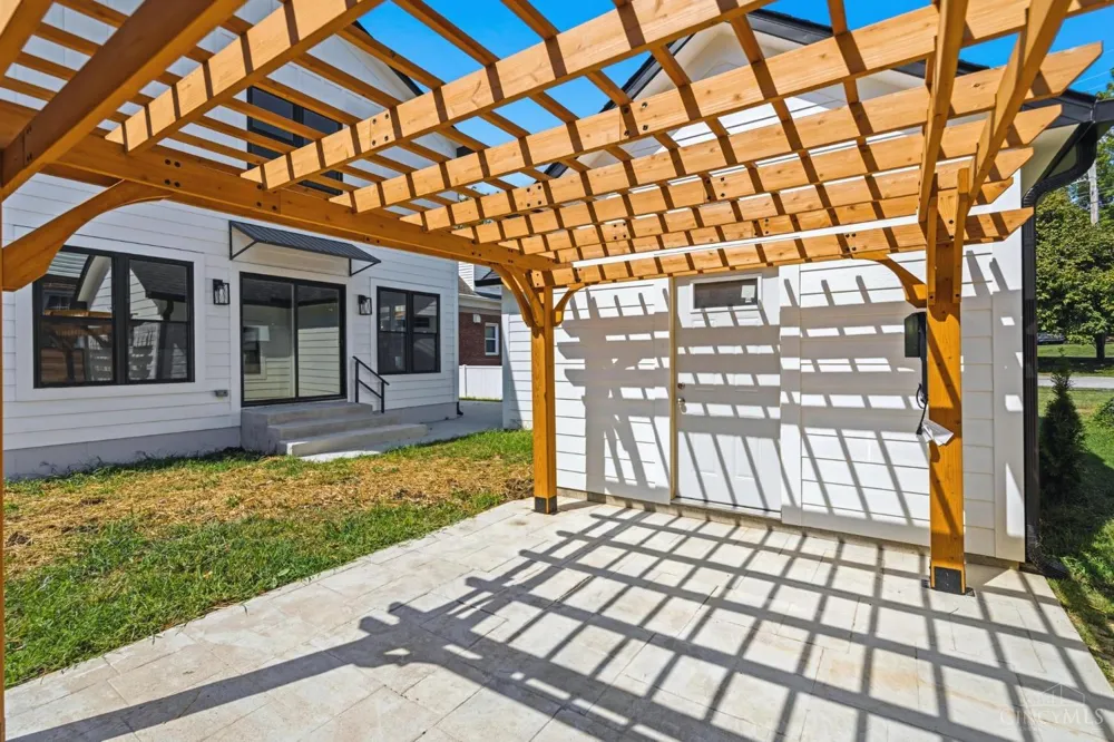 3834 Petoskey Avenue Mariemont, OH 45227