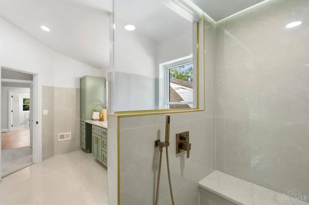 3834 Petoskey Avenue Mariemont, OH 45227