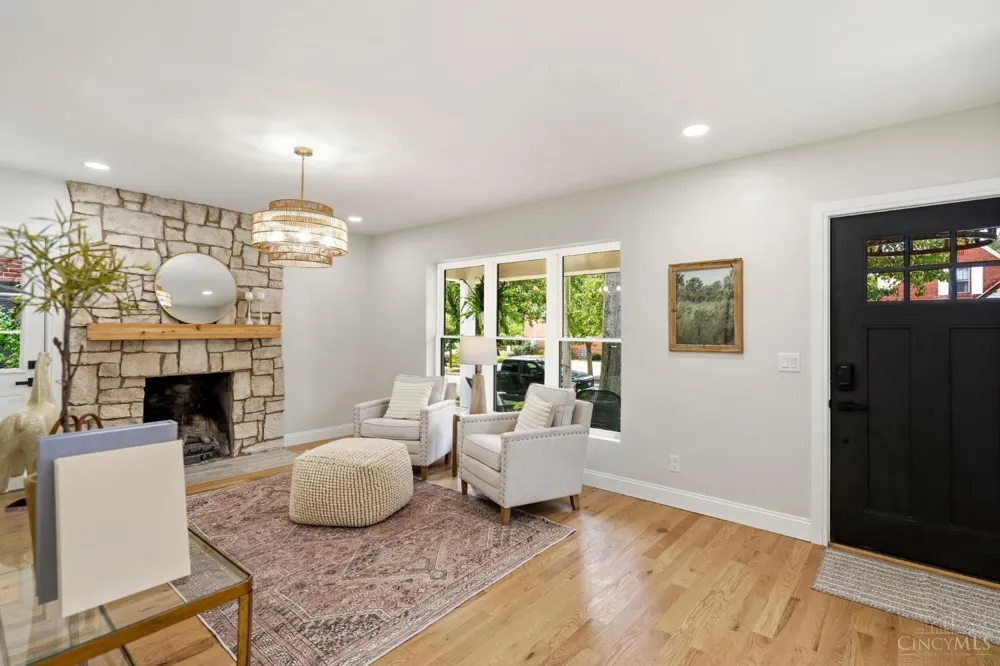 3834 Petoskey Avenue Mariemont, OH 45227