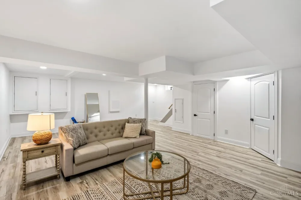 3834 Petoskey Avenue Mariemont, OH 45227