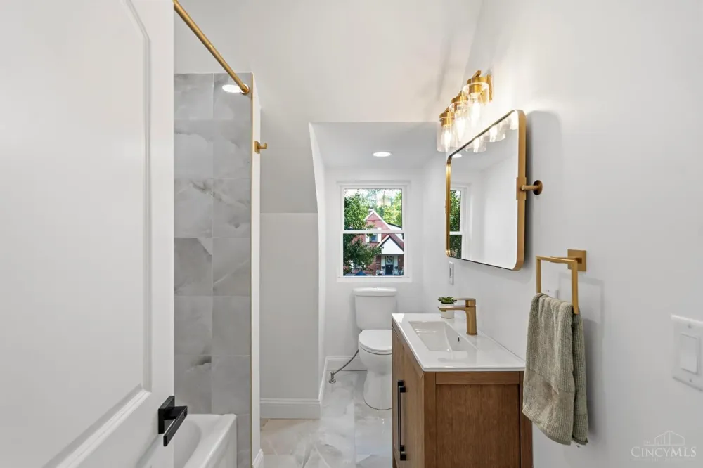 3834 Petoskey Avenue Mariemont, OH 45227