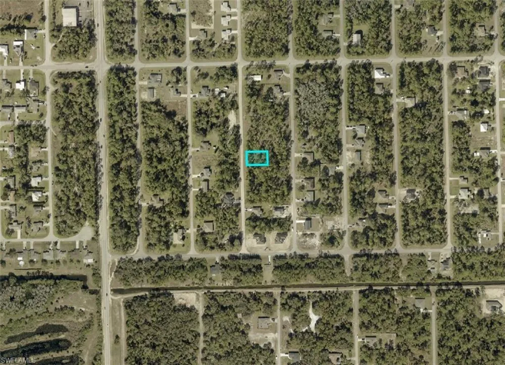 2012 Jefferson Avenue Alva, FL 33920