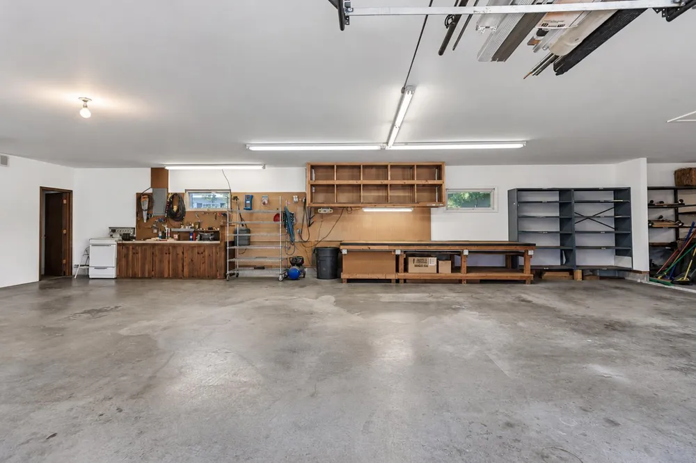 155 S Montgomery Avenue Le Center, MN 56057