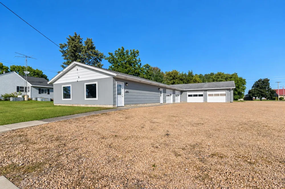 155 S Montgomery Avenue Le Center, MN 56057
