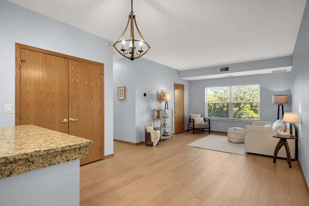 4824 E 53rd Street #301 Minneapolis, MN 55417