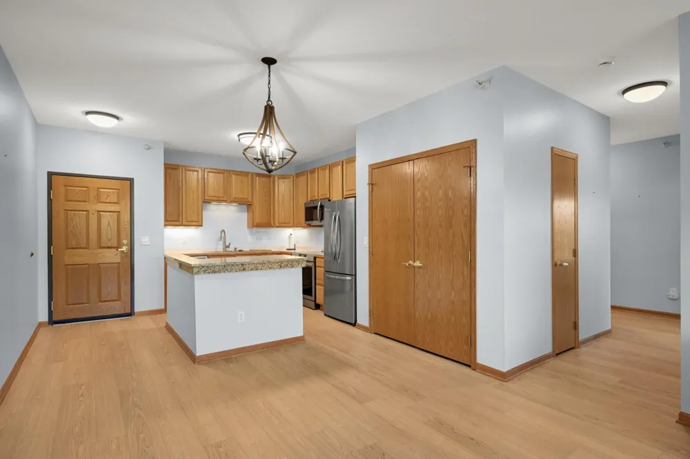 4824 E 53rd Street #301 Minneapolis, MN 55417