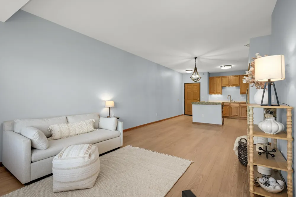 4824 E 53rd Street #301 Minneapolis, MN 55417