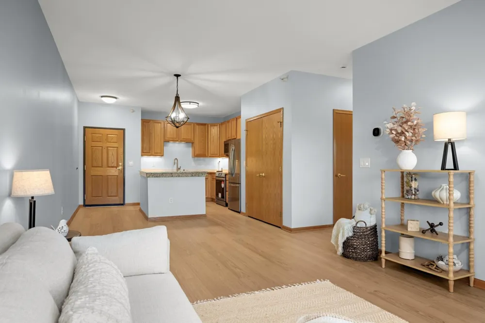 4824 E 53rd Street #301 Minneapolis, MN 55417