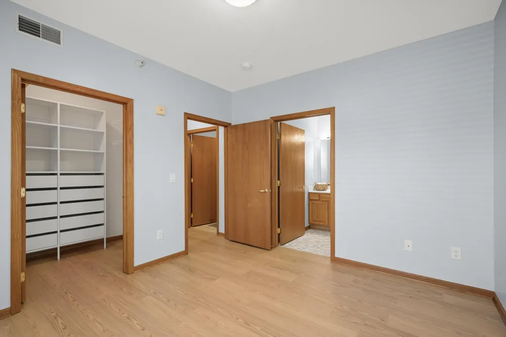 4824 E 53rd Street #301 Minneapolis, MN 55417