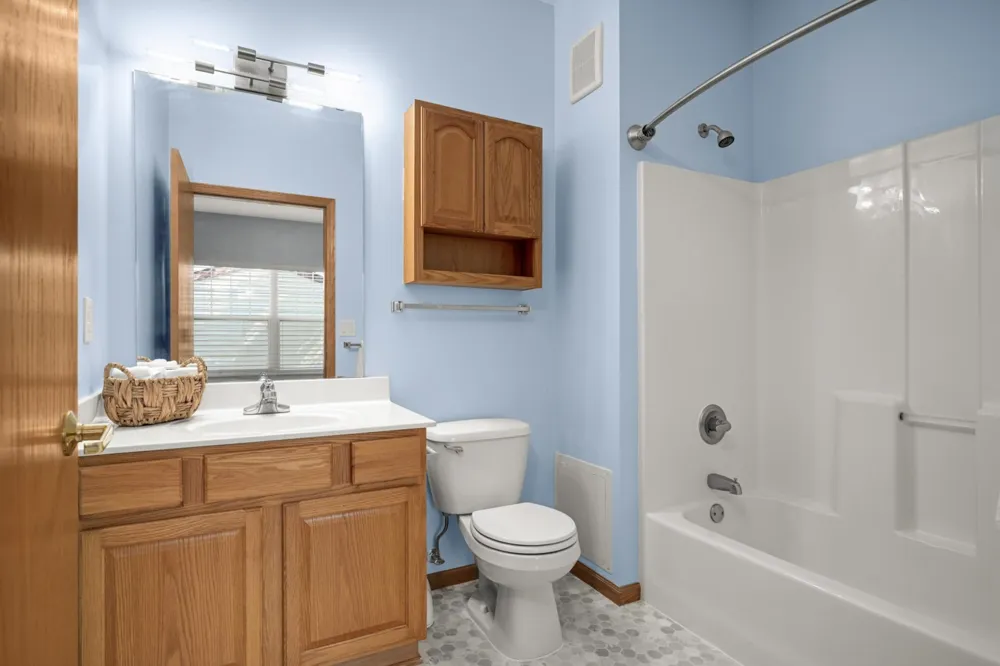 4824 E 53rd Street #301 Minneapolis, MN 55417
