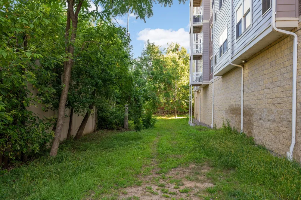 4824 E 53rd Street #301 Minneapolis, MN 55417