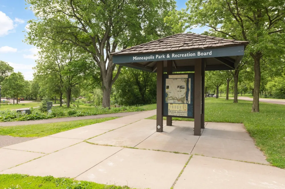 4824 E 53rd Street #301 Minneapolis, MN 55417
