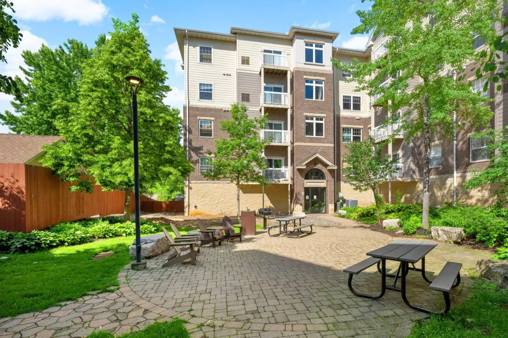 4824 E 53rd Street #301 Minneapolis, MN 55417