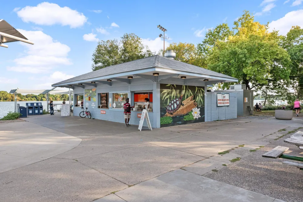 4824 E 53rd Street #301 Minneapolis, MN 55417