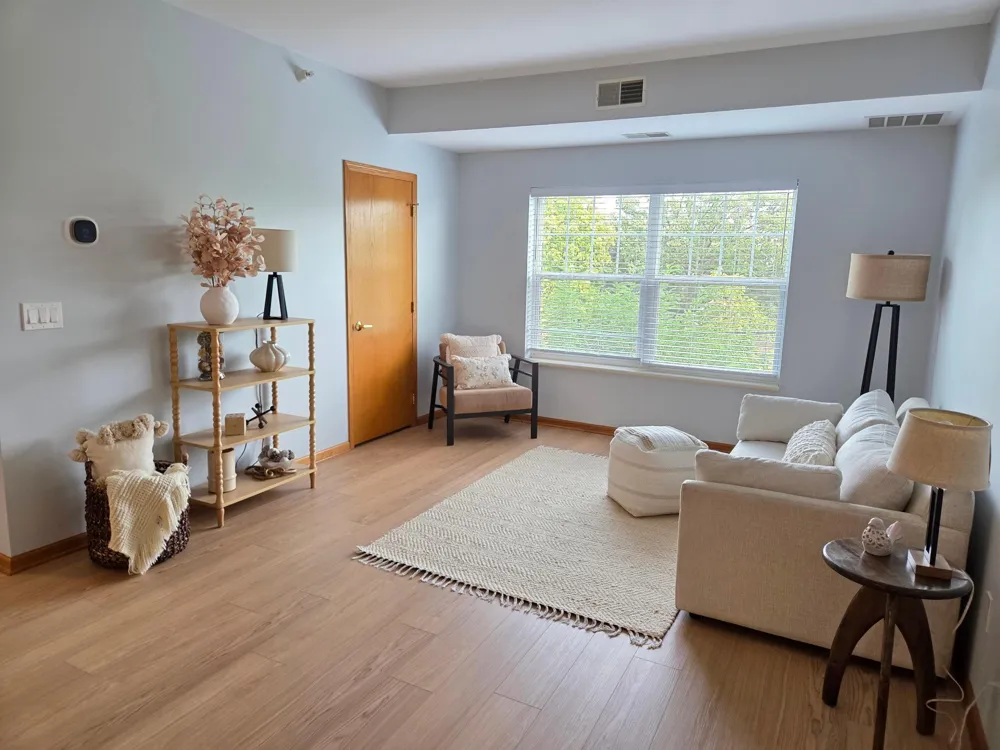 4824 E 53rd Street #301 Minneapolis, MN 55417