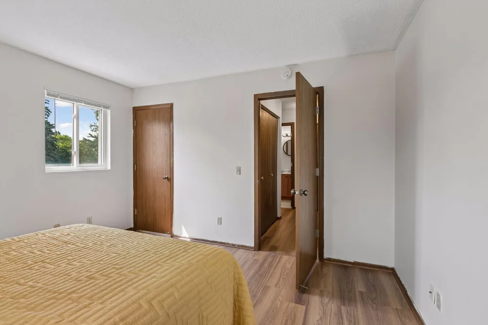 1705 Fulham Street #G Lauderdale, MN 55113