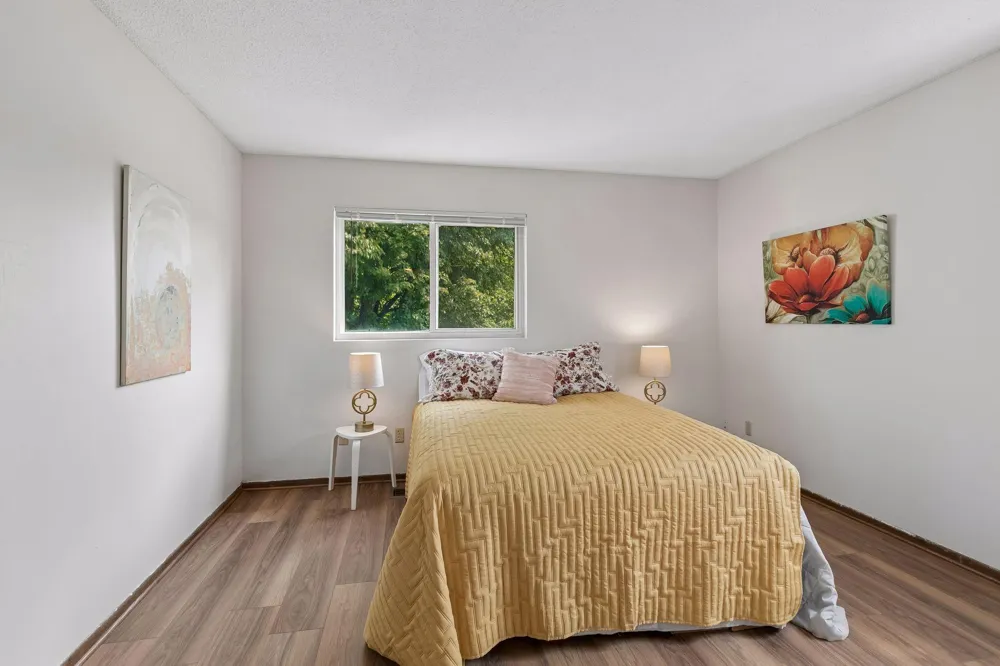 1705 Fulham Street #G Lauderdale, MN 55113