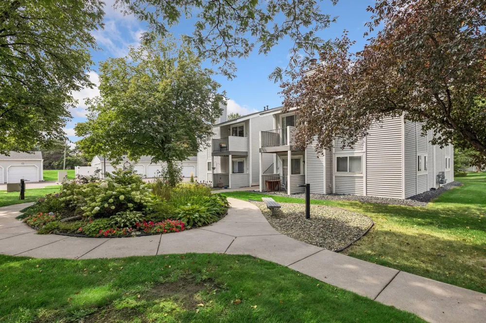 1705 Fulham Street #G Lauderdale, MN 55113