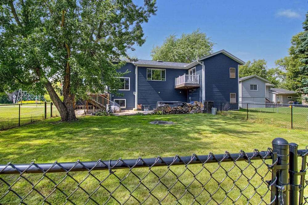 3066 Greenbrier Street Little Canada, MN 55117